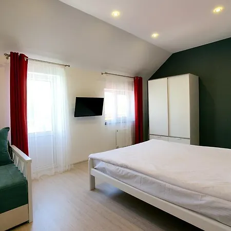 Zolotoy Bereg 5 *